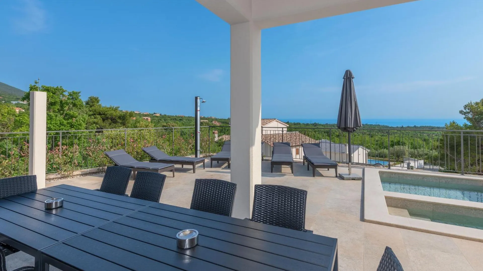 Villa Rita, A Luxurious Private Villa With A Pool Near The Sea Viskovici Holiday home
