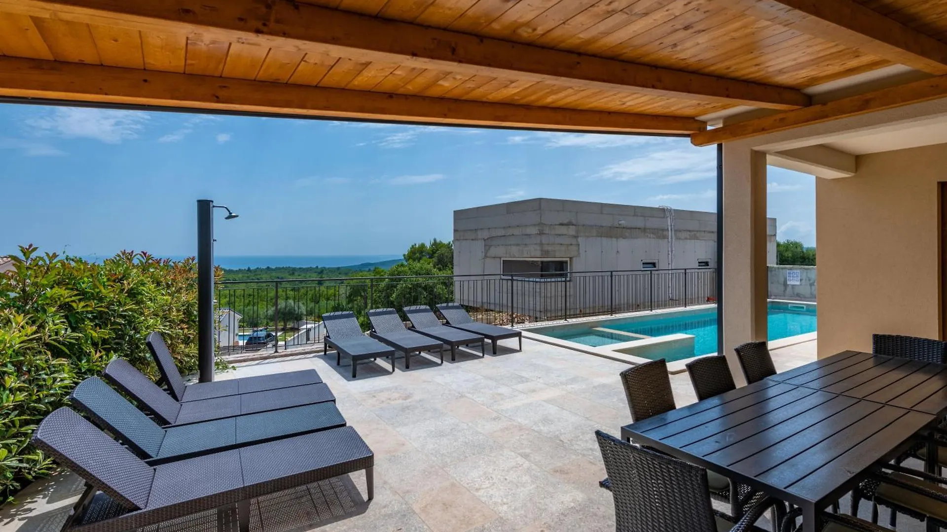 Holiday home Villa Rita, A Luxurious Private Villa With A Pool Near The Sea Viskovici