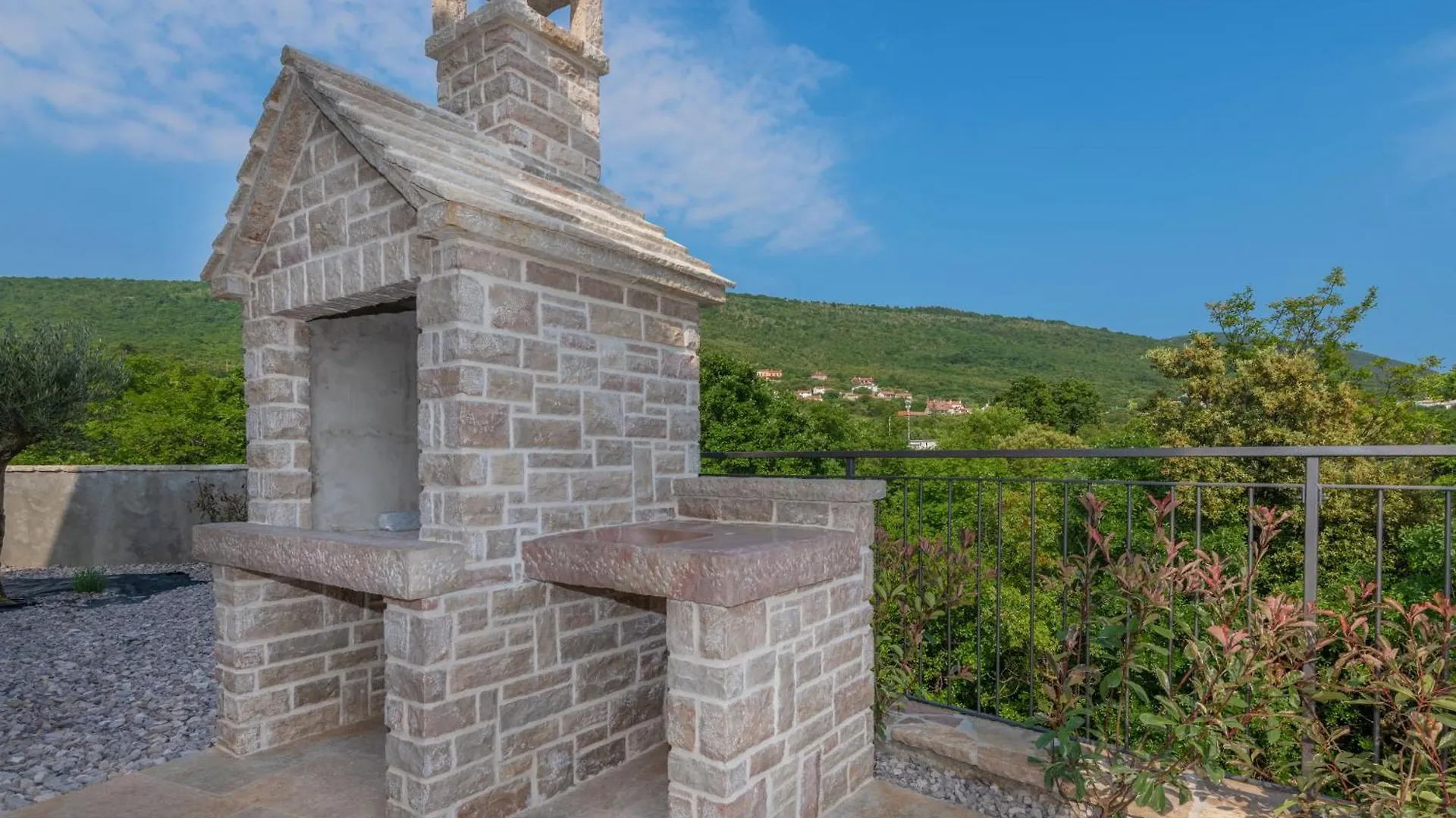 Villa Rita, A Luxurious Private Villa With A Pool Near The Sea Viskovici
