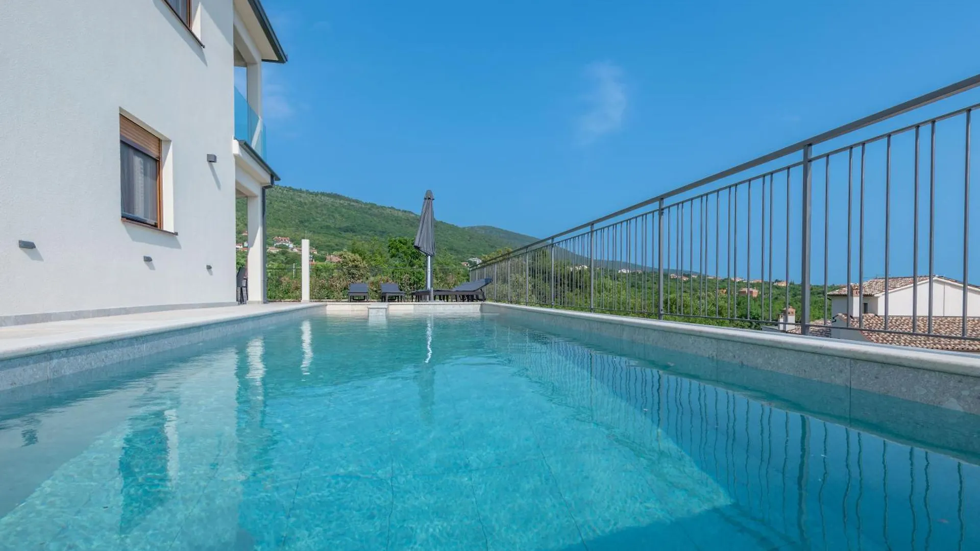 Villa Rita, A Luxurious Private Villa With A Pool Near The Sea Viskovici