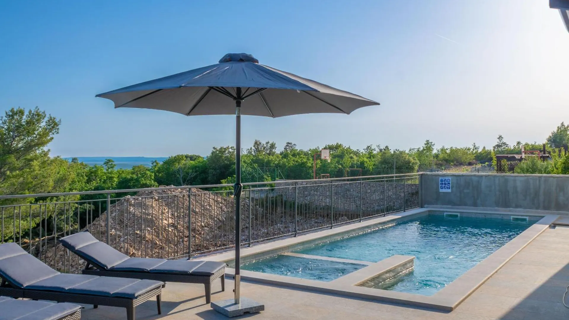 Holiday home Villa Rita, A Luxurious Private Villa With A Pool Near The Sea Viskovici