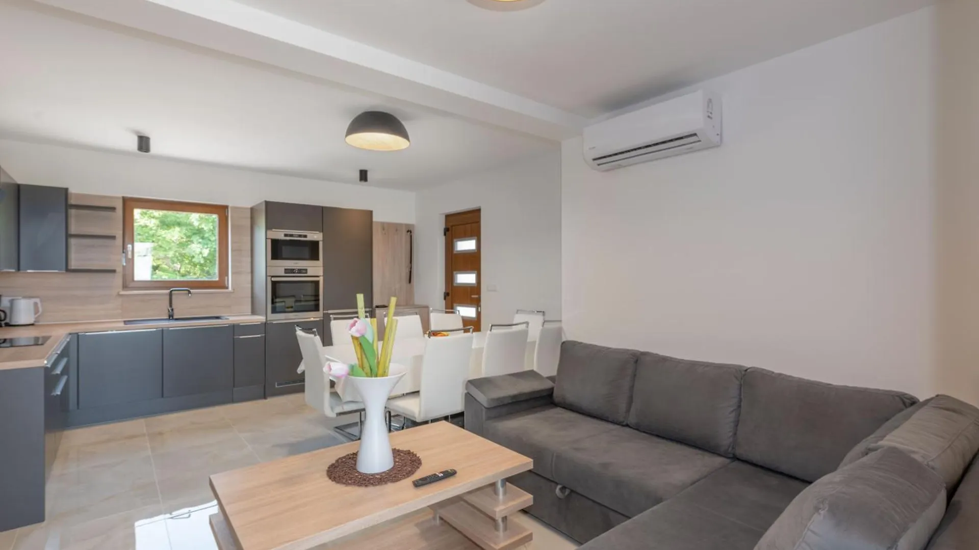 Villa Rita, A Luxurious Private Villa With A Pool Near The Sea Viskovici 0*,