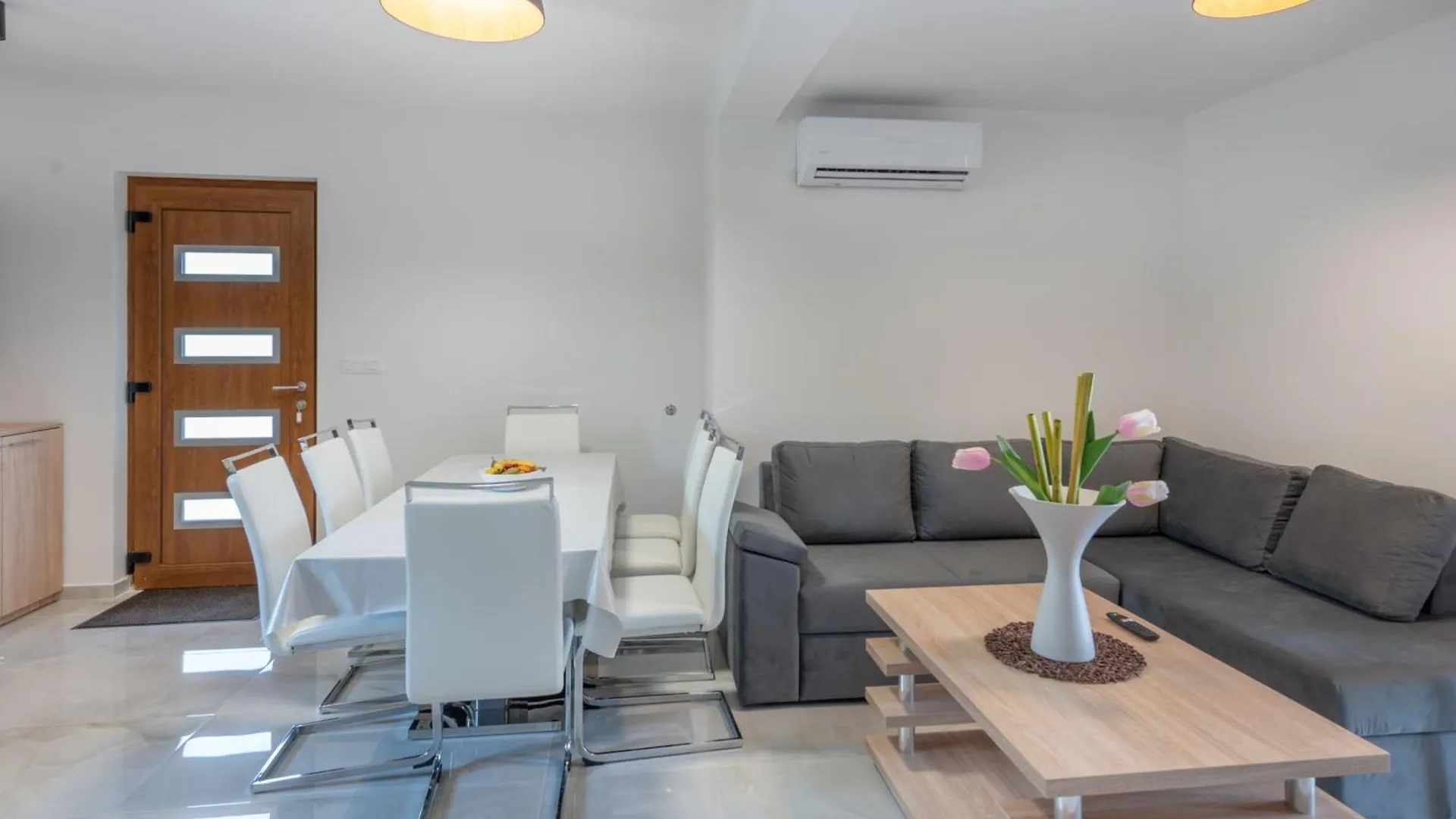 Holiday home Villa Rita, A Luxurious Private Villa With A Pool Near The Sea Viskovici